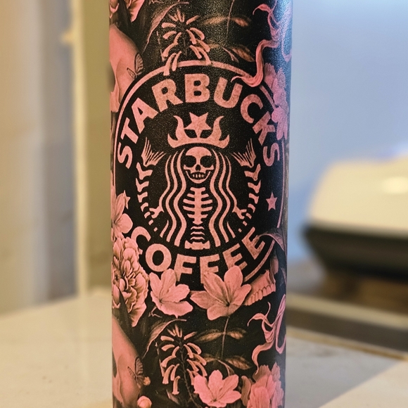 Custom made Glow In Dark Tumbler - Picture 2 of 6